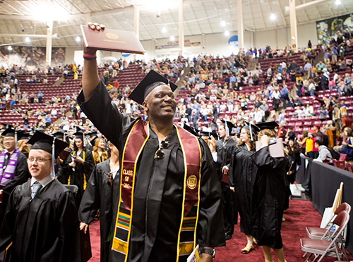 Minnesota Football on X: #HatsOff to #Gophers legend Marion Barber Jr who  will earn his degree on Thursday 40 years after enrolling at the U!    / X